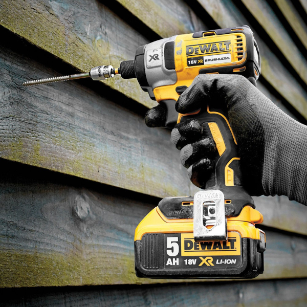 Шуруповерт аккумуляторный DEWALT  DCF 887 P2  18v 5,0Ah Li-Ion