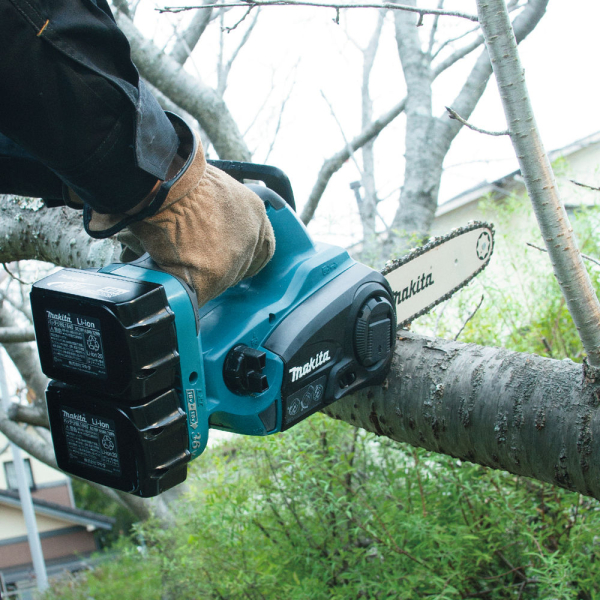 Пила цепная аккумуляторная Makita DUC 302 Z