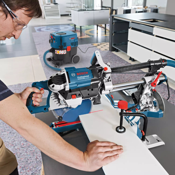Пила торцовочная  BOSCH GCM 8 SDE   0.601.B19.200