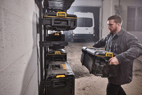 Ящик модульный DEWALT TOUGH SYSTEM DS 300 средний   DWST83294-1