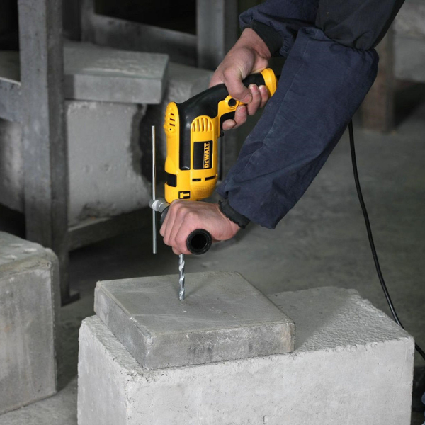 Дрель DEWALT  DWD 024