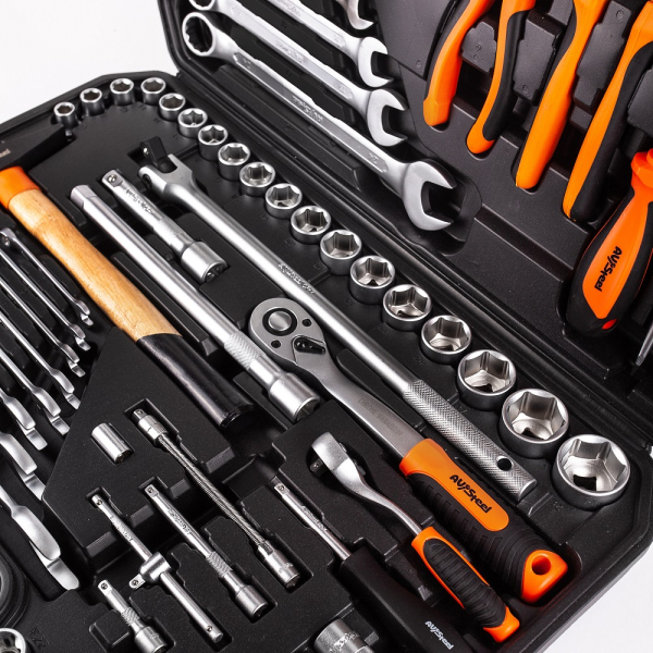 Набор инструмента AV Steel 118 предметов 1/4",1/2"  AV-011118