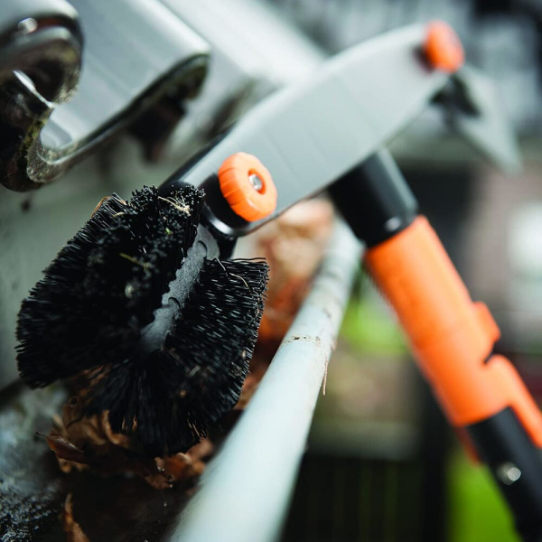 Насадка-очиститель Fiskars QuikFit для желобов   1001414