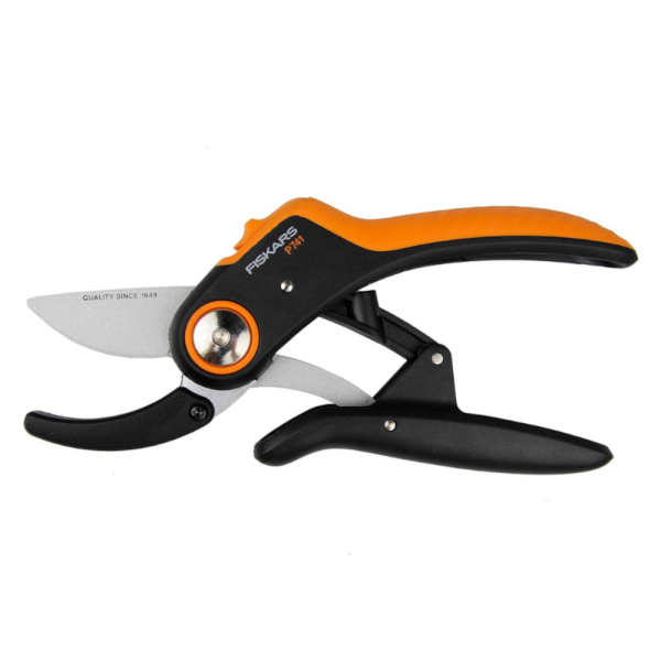 Секатор Fiskars контактный Plus PowerLever  P741  1057171