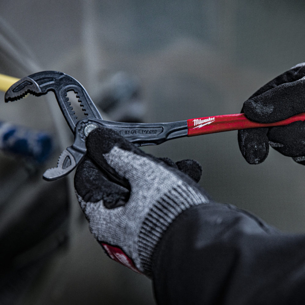 Клещи Milwaukee сантехнические 180мм