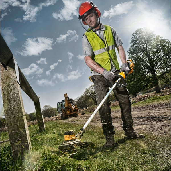 Триммер DEWALT DCM 561 PB аккумуляторный