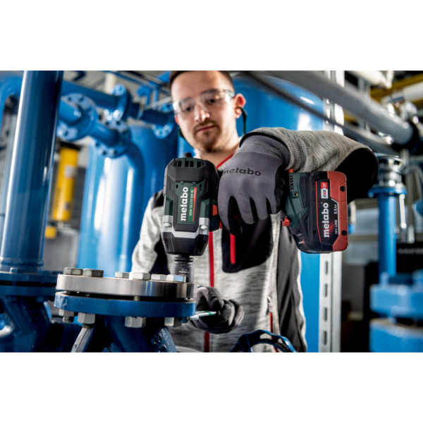 Гайковерт аккумуляторный ударный Metabo SSW 18 LTX 800 BL