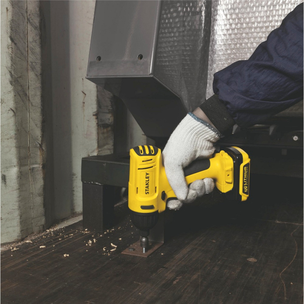 Шуруповерт аккумуляторный STANLEY SCI 121 S2K