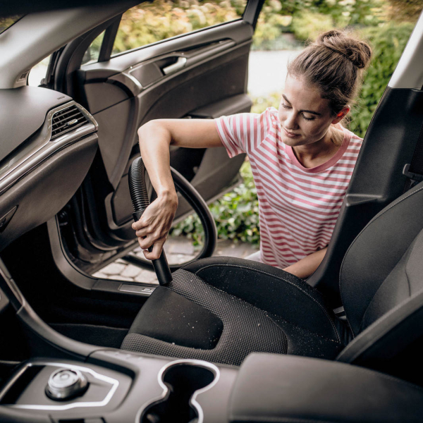 Пылесос Karcher WD 2 Plus V-15/4/18