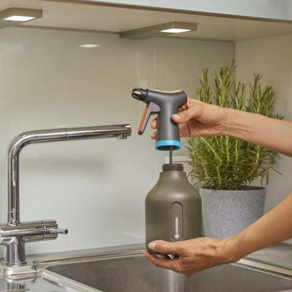 Опрыскиватель с рычажным механизмом Gardena 0,75 литров   11110-30.000.00