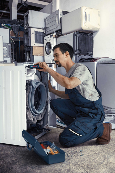 Отвертка аккумуляторная BOSCH GO 2 с набором бит      0.601.9H2.100